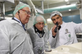 Le préfet de Bourgogne découvre le pôle de compétitivité agroalimentaire Vitagora.