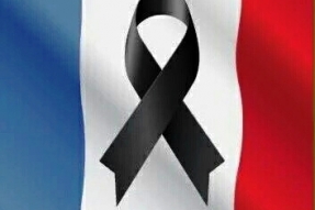 Des attentats ont fait plus de 120 morts à Paris....