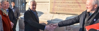 Dijon a inauguré la plaque commémorant l'inscription au Patrimoine mondial des Climats du vignoble de Bourgogne