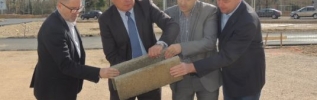 Pose de la première pierre pour l'écocité du Jardin des Maraîchers 