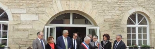 Fontaine-Française inaugure la mairie et le bâtiment pour les activités périscolaires.