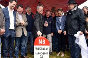 Pose de la 1ère borne de la Nationale 6 "retrouvée" à Bel Air - La Rochepot