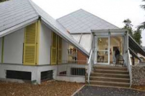 L'Espace des Arts de Saint-Apollinaire, un lieu dédié à la création et à l'expérimentation artistique.