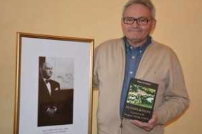 Entre autobiographie et hommage à Jacques Mercusot, Rémy Garrot présente son second livre.