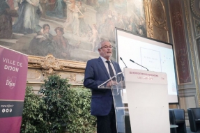 François Rebsamen place les associations au coeur de la cité