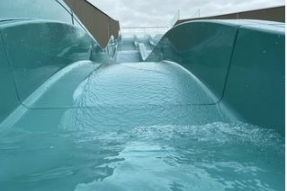 Piscine du carrousel : les nouveaux aménagements extérieurs parachèvent la métamorphose du centre aquatique