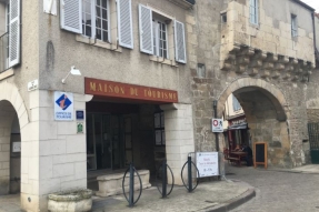 L'Office de Tourisme des Terres d'Auxois rouvre son bureau de Semur-en-Auxois