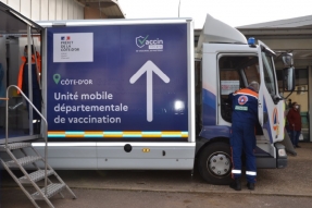 Lancement d'une unité mobile départementale de vaccination en Côte-d'Or
