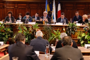 Revalorisation des Métiers de la Vie : le Département prend ses responsabilités  et adopte de nouvelles mesures en faveur des oubliés du Ségur 