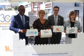 Pose de la première pierre de l'extension du bâtiment ESIREM