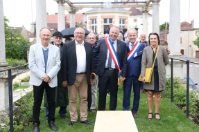 Thierry Darphin a inauguré la rénovation de l'Asile Charbonnel et de la roseraie à Is-sur-Tille
