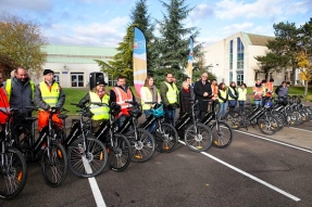 Le 100e vélo à assistance électrique remis aux agents : le Département agit pour l'éco-mobilité  et encourage les déplacements doux