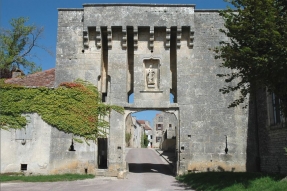Flavigny... anis au pays des merveilles ou un village raconté par ses habitants.