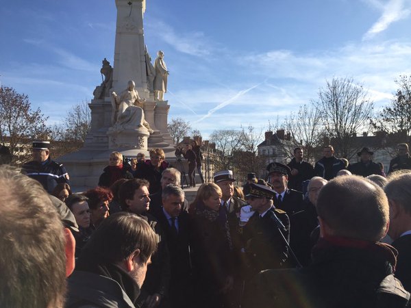 ATTENTATS NOVEMBRE 2015 MARIE QUIQUEMELLE ECHO DES COMMUNES ATTENTATS NOVEMBRE 2015 MARIE QUIQUEMELLE ECHO DES COMMUNES