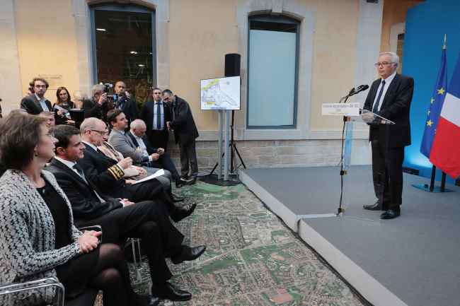 Fran&ccedil;ois Rebsamen Manuel Valls
