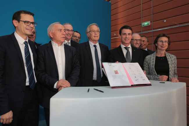 Fran&ccedil;ois Rebsamen Manuel Valls