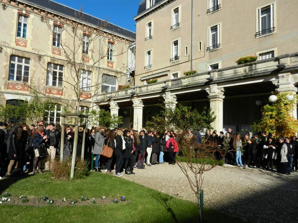ATTENTATS NOVEMBRE 2015 MARIE QUIQUEMELLE ECHO DES COMMUNES ATTENTATS NOVEMBRE 2015 MARIE QUIQUEMELLE ECHO DES COMMUNES