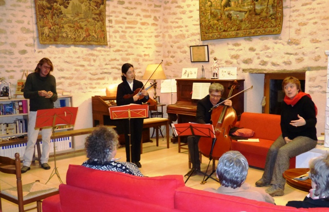 AU COIN DU FEU MARIE QUIQUEMELLE ECHO DES COMMUNES 2016