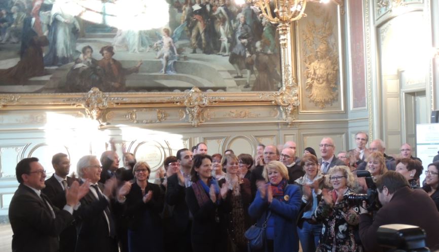 Dijon a inaugur&eacute; la plaque officielle comm&eacute;morant l'inscription au Patrimoine mondial des Climats du vignoble de Bourgogne