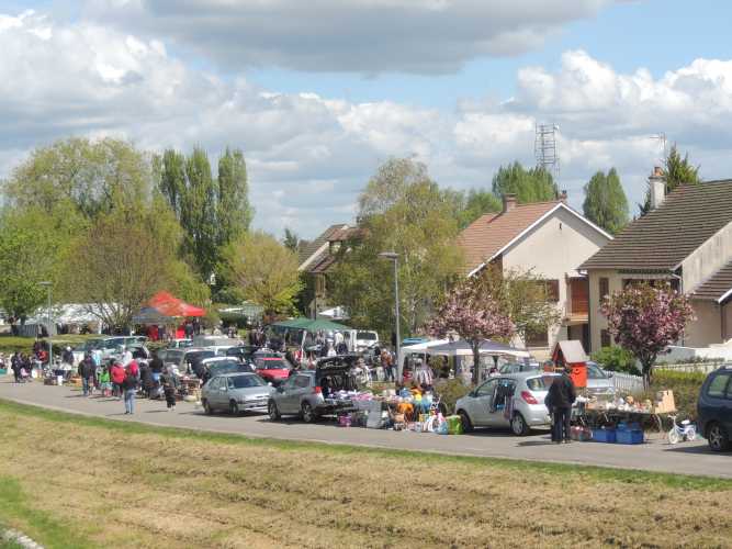 Salon fluvial de Saint-Jean-de-Losne : d&eacute;velopper le territoire.
