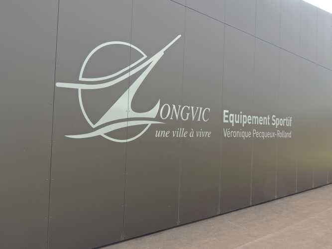Longvic a inaugur&eacute; l'&eacute;quipement sportif V&eacute;ronique Pecqueux-Rolland