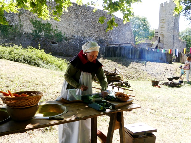 MEDIEVALES DE THIL 2016 MARIE QUIQUEMELLE POUR ECHO DES COMMUNES