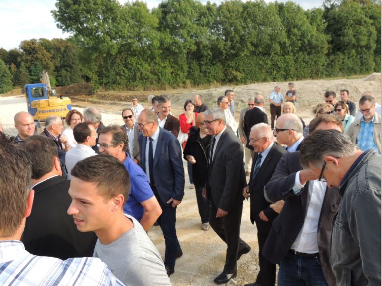 Saint-Julien Cl&eacute;nay inaugure son p&ocirc;le de proximit&eacute;.