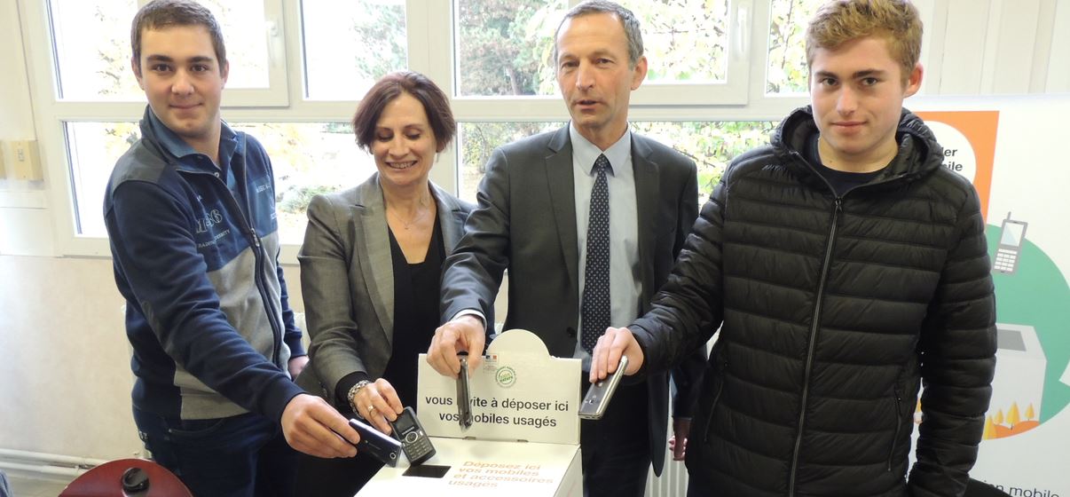 Les lyc&eacute;es agricoles et Orange s'associent pour la collecte et le recyclage des mobiles
