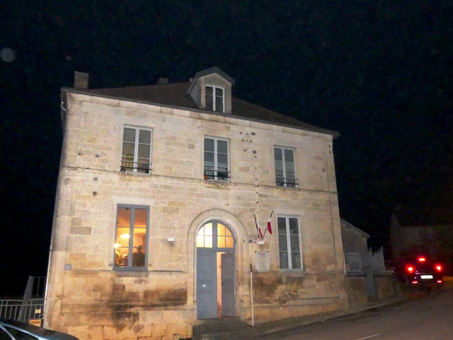 remise de m&eacute;dailles &agrave; menesble 2016 marie quiquemelle echo des communes
