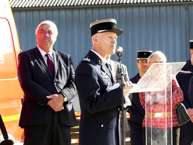 vitteaux premi&egrave;re pierre pompiers 2017 marie quiquemelle echo des communes