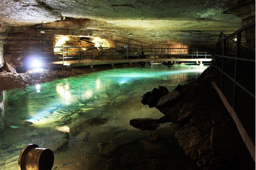 Grottes de B&egrave;ze