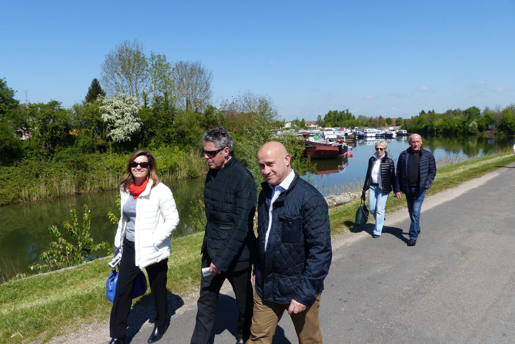 le port fluvial de Saint-Jean-de-Losne