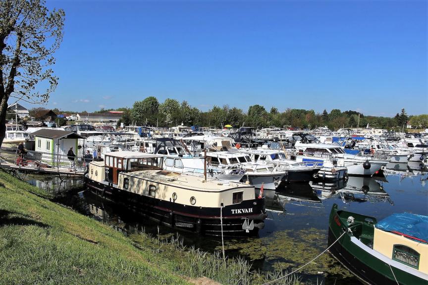 le port fluvial de Saint-Jean-de-Losne 