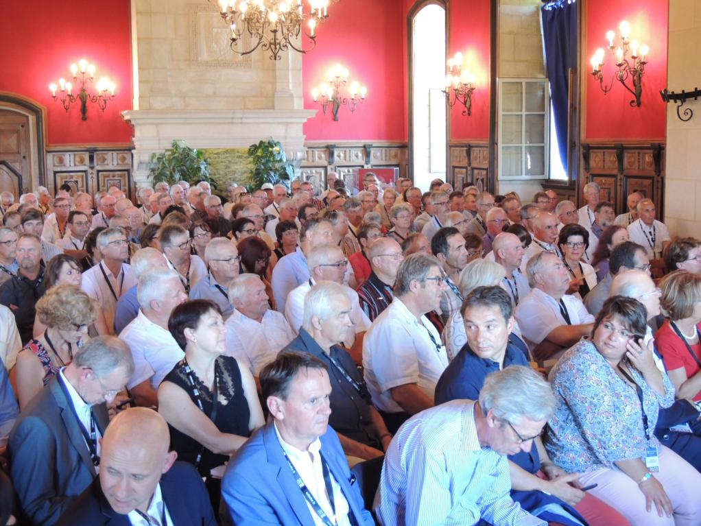 Conseil D&eacute;partemental de la C&ocirc;te-d'Or. La r&eacute;union des maires au Clos Vougeot