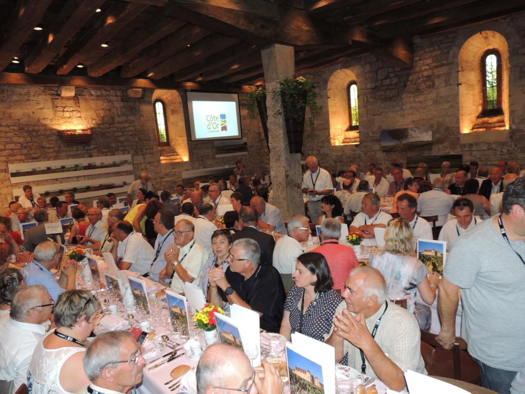 Conseil D&eacute;partemental de la C&ocirc;te-d'Or. La r&eacute;union des maires au Clos Vougeot