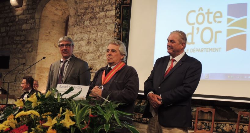Conseil D&eacute;partemental de la C&ocirc;te-d'Or. La r&eacute;union des maires au Clos Vougeot