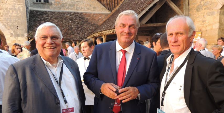 Conseil D&eacute;partemental de la C&ocirc;te-d'Or. La r&eacute;union des maires au Clos Vougeot
