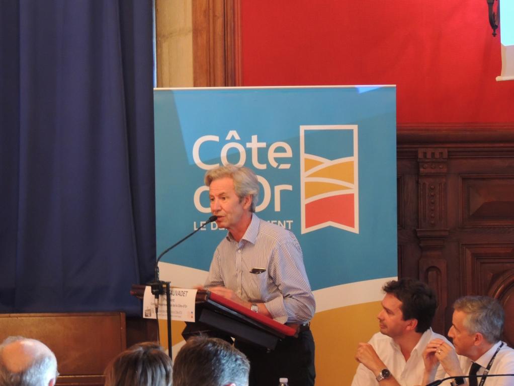 Conseil D&eacute;partemental de la C&ocirc;te-d'Or. La r&eacute;union des maires au Clos Vougeot