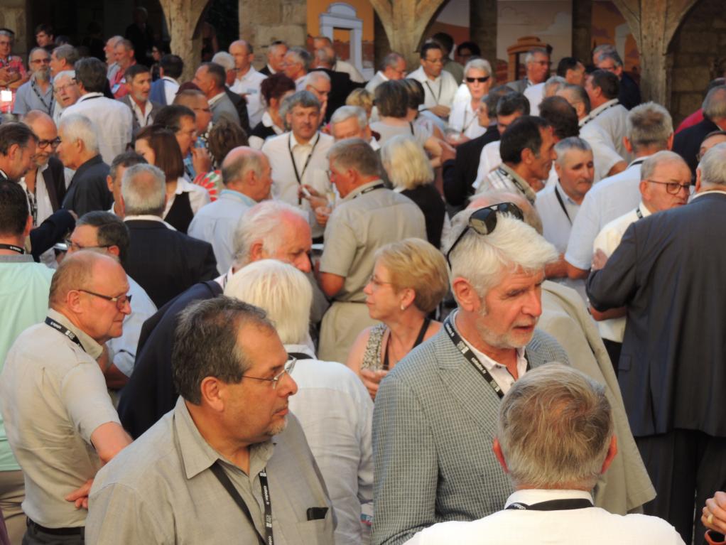 Conseil D&eacute;partemental de la C&ocirc;te-d'Or. La r&eacute;union des maires au Clos Vougeot