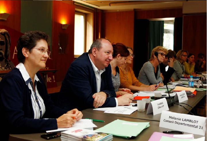 Fran&ccedil;ois Sauvadet, des actions concr&egrave;tes au services de nos a&icirc;n&eacute;s !