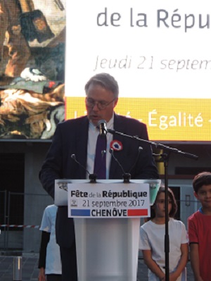 Thierry Falconnet, maire de Chen&ocirc;ve