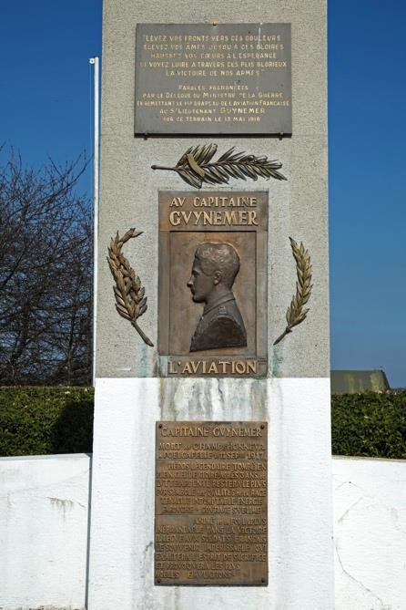 Monument &agrave; Guynemer base a&eacute;rienne d&rsquo;Ouges (21)