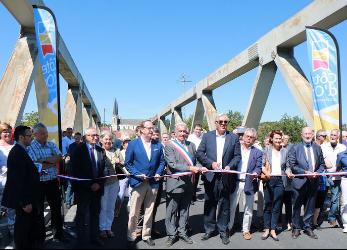 Le pont Camille Baudry de Lamarche-sur-Sa&ocirc;ne 