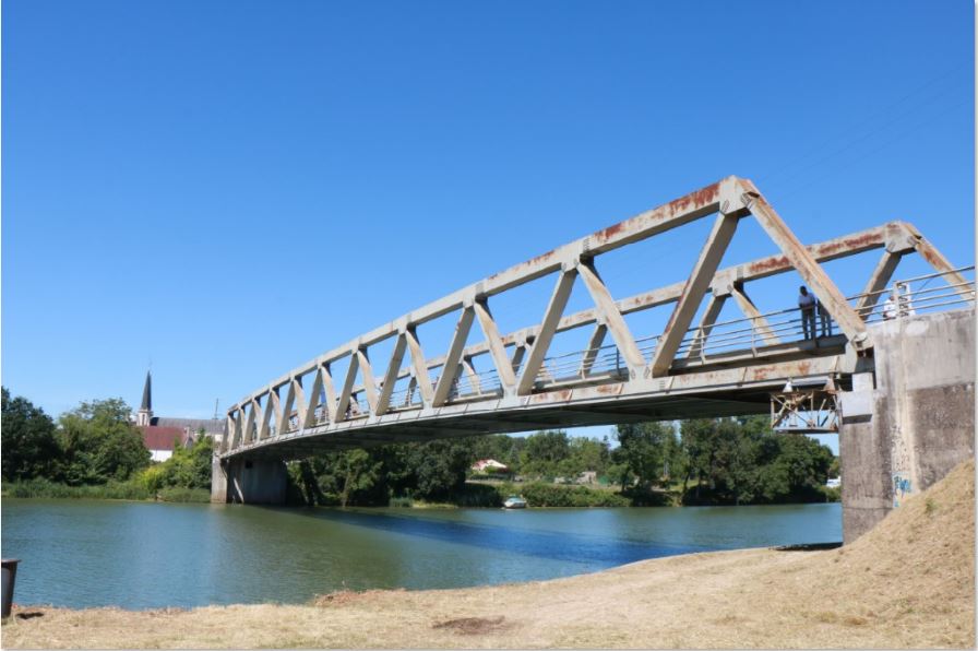 Le pont Camille Baudry de Lamarche-sur-Sa&ocirc;ne