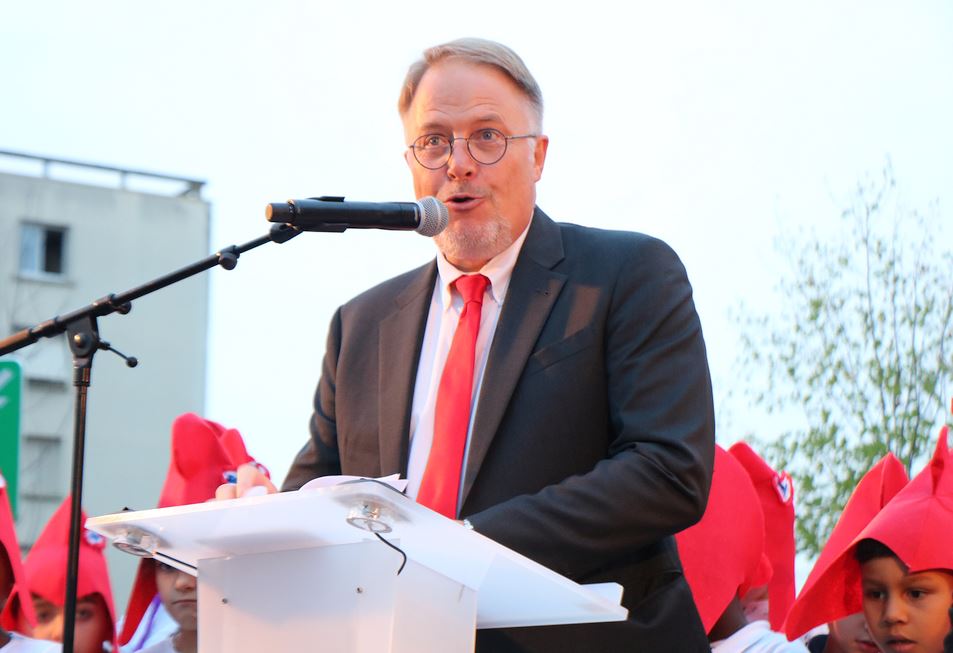 Thierry Falconnet, maire de Chen&ocirc;ve