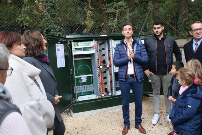 Orange, Hauteville-les-Dijon c&eacute;l&egrave;bre l'arriv&eacute;e du Tr&egrave;s Haut D&eacute;bit