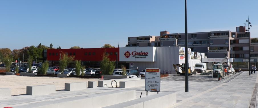 Quetigny, une nouvelle Place centrale Roger-R&eacute;mond