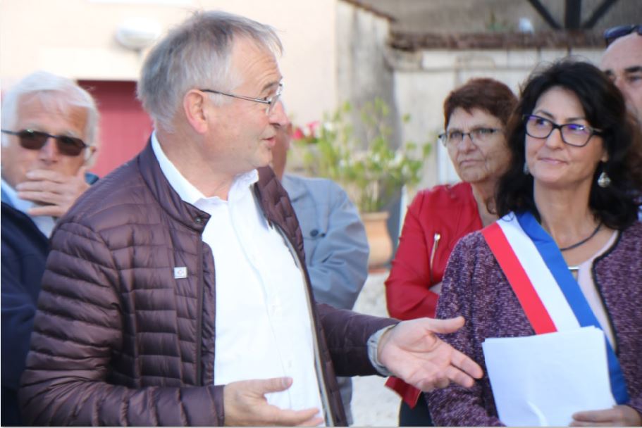 La commune de Troch&egrave;res re&ccedil;oit le prix d&eacute;partemental du concours des Rubans du Patrimoine