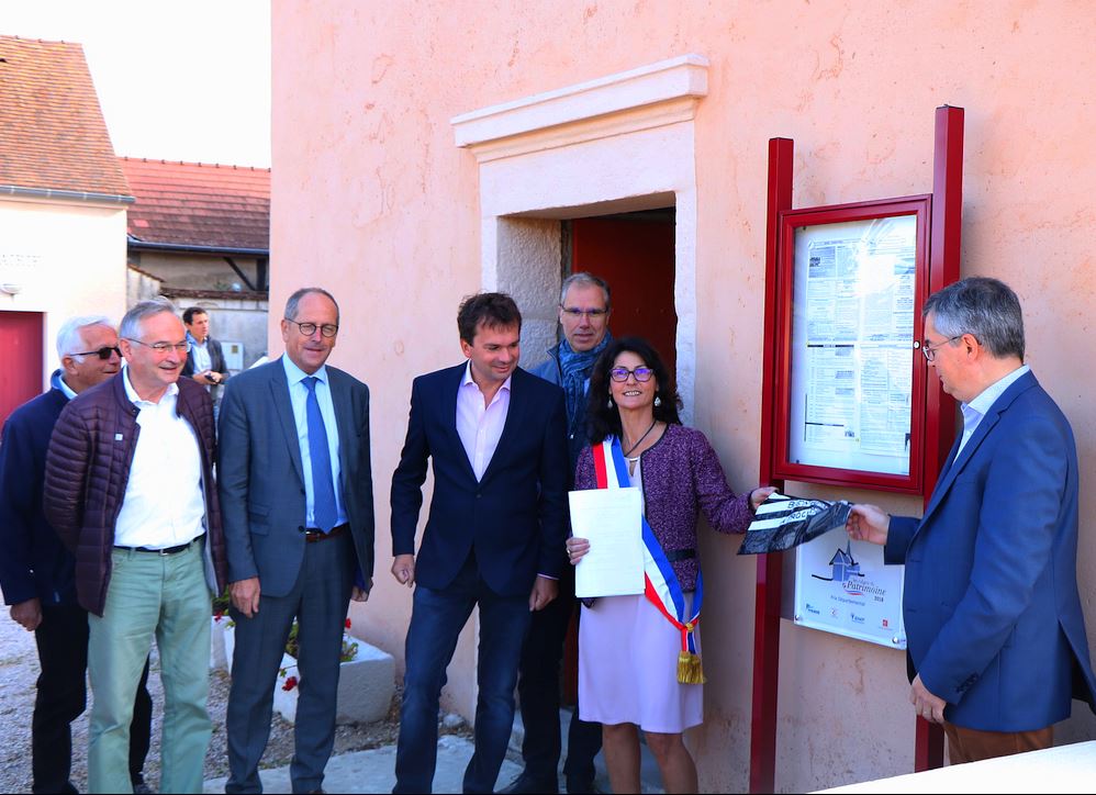 La commune de Troch&egrave;res re&ccedil;oit le prix d&eacute;partemental du concours des Rubans du Patrimoine