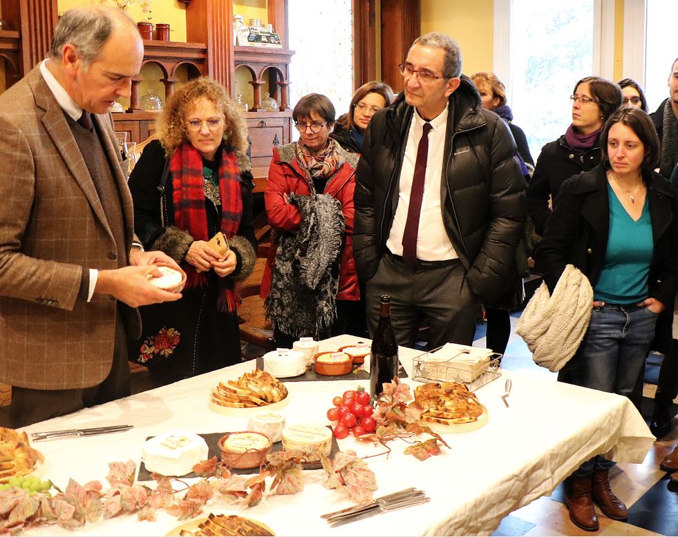 Visite de la fromagerie Gaugry et de la meunerie C&eacute;r&egrave;s, b&eacute;n&eacute;ficiaires du fonds europ&eacute;en agricole pour le d&eacute;veloppement rural FEADER